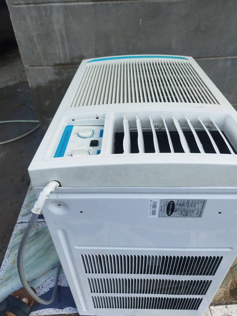 مكيف للبيع نظيف كلش وبدون اي تصليح تبريد ثلج شرط الفحص
السعر 200 الف 
مكان طويريج


**إذا كنت صاحب هذا الإعلان وتريد حذفه لأي سبب، رجاءا أرسل رسالة إلى الدعم الفني**