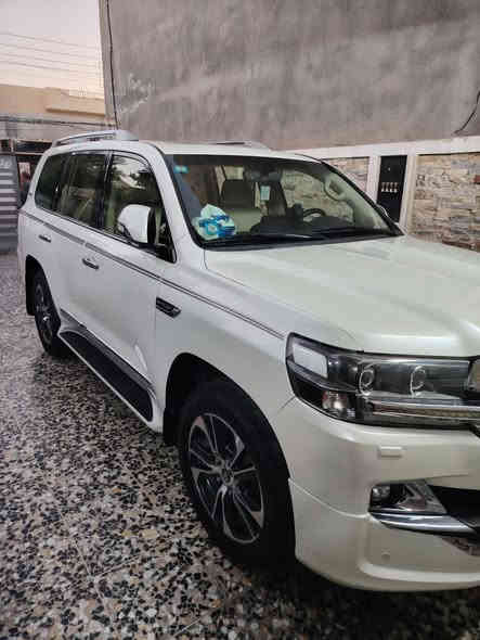 السلام عليكم لاندكروز موديل ٢٠٢٠ فطيم ماشية ٨٥ بغداد بأسمي مكفولة عنوان بغداد الرقم *********** سعرها ٥٧$
