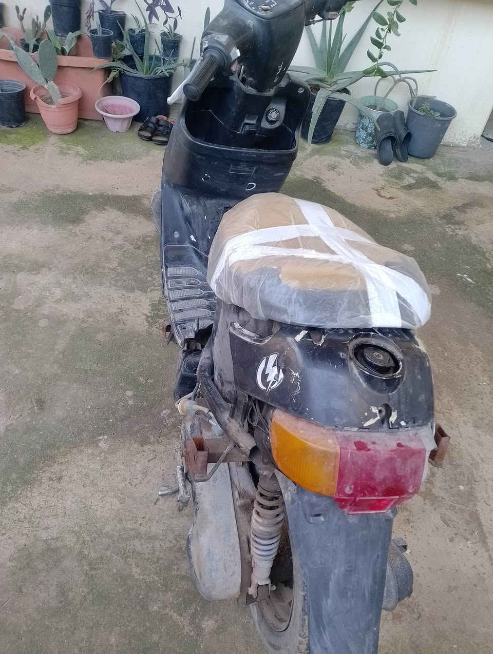 ماطور بوتين للبيع ماطور شغال ابيعك ايا فحم معمر مَـرّھٌ وحده كابريته حديده قبل سبوع شديتهاا مكاني ايسير القاهره ***********
