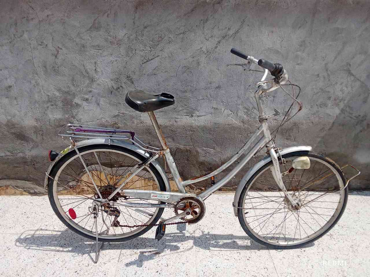 سلام عليكم باسكل اللبيع نضيف ماعوزه اي شي السعر 60 وبيه مجال قليل ستفسار انتصال  ***********
