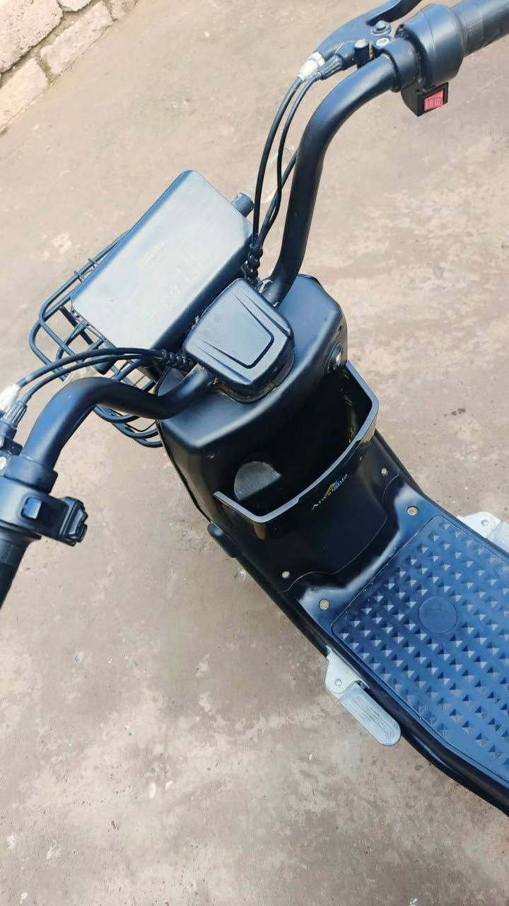 سلام عليكم ماطور شحن للبيع نضيف اخو الجديد خمس بطاريات كلشي شغال بي لايت واشارات والهورن السعر خاص ***********
