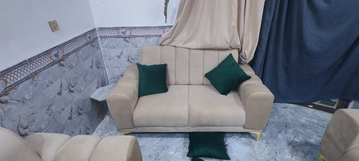 تخم ١١ مقد ٣ ام ٣ وام ٢ واحد
تسكام درجه اولى ضمان ٥ سنوات
سكمته مليون و٥٠ رايده ٧٥٠
***********
