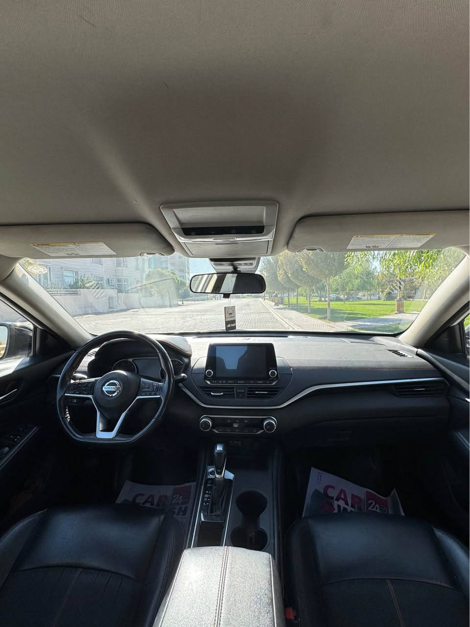 ئاڵتیما ئێس ئاڕ ٢٠٢٢ سپی بێ بۆیاخ ١٧٥ وەرەقە و مەجال 
٧٠ هەزار کیلۆمەتر ڕۆشتووە و بە شەرتی گێڕ و مەکینە 
دەعمەکەی زۆر خەفیفە و تەنها دەعامیەکەی شکاوە 
ئێرباگ بەس داشبڵ تەقیوە و شەریکە بۆی دانراوەتەوە 
هیچ مەسرەفێکی نیە و بە شەرتی تەحویل و غەرامە 
مواسەفات: پادڵ شەفت، تەحدید سورعە، ٣٦٠ پلە ڕادار، بێ دەبڵ ئەکسل بێ تۆربۆ، مەکینە ٢.٥ مەرغوب، کوشن کارەبا، بەسمە زۆر مواسەفاتی تر… 
بۆ زانیاری زیاتر تەلەفون بکەن .. *********** السليمانية, العراق
