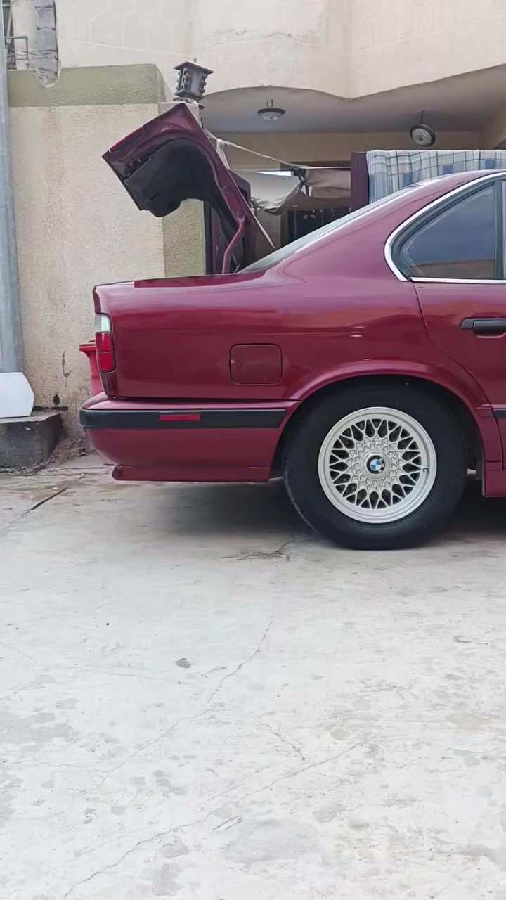 بي ام 525 موديل 1992معلايه 1995
مكينه صقر 28 كير اوتو 
تنته كهرباء شغاله 
كهربائيات شغاله 
تخم ويل جديد +تخم تاير 
تبريد🥶
بسمي شرط التحويل سنويه لل30
السياره بيها ملاحظات بسيطه 
السعر 55وبيها مجال العنوان ديالى بعقوبه 
***********
