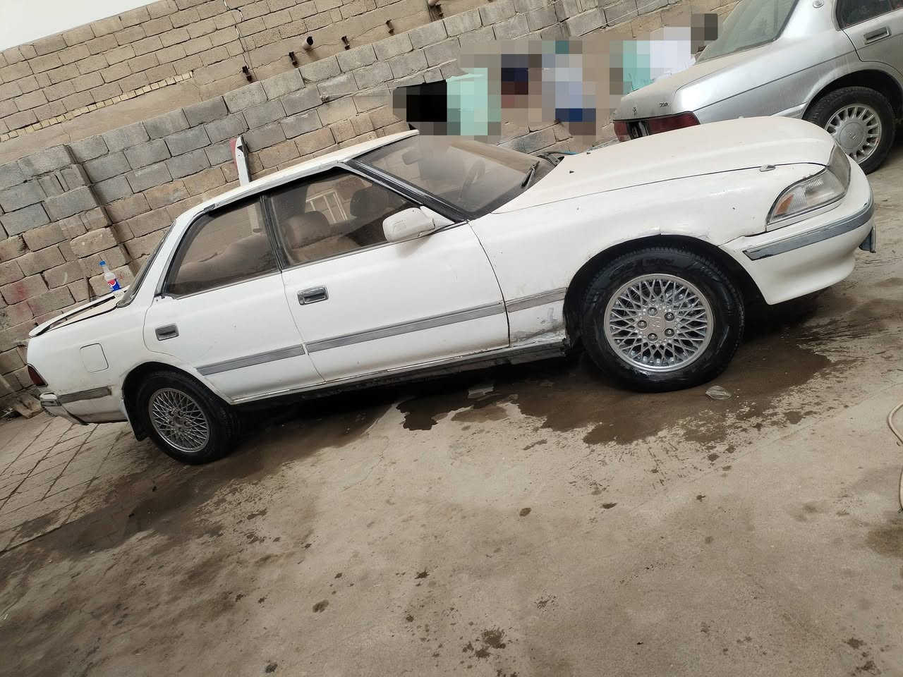 السلام عليكم مارك مكفول كصه ونقل محرك ونجي بي تبيخر بس ماينقص من تبدليه التبديله الله شاهد سنويه لل30 گير جديد امس شديته حداده جديده كهربائيات كلها شغاله تبريد شغال شرط تحويل ثاني يوم راعيها يريد يسافر للبيع او مراوس السعر 36 وبيها مجال  قليل َمكاني الهارثه قرب المحكمه للاتصال ع الرقم ***********
