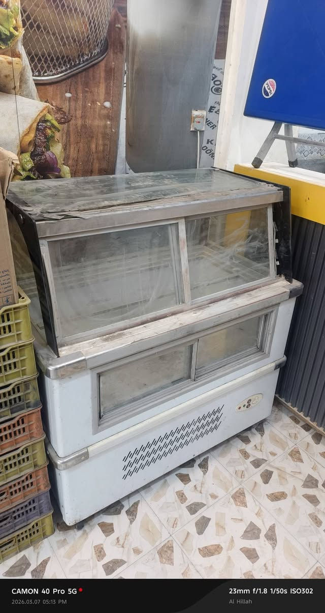 السلام عليكم غراض مطعم كامله للبيع نضافه 90/100 مكاني حله مركز المدينه اسعارهن حلوه ومناسبه للستفسار الاتصال على نفس ***********
