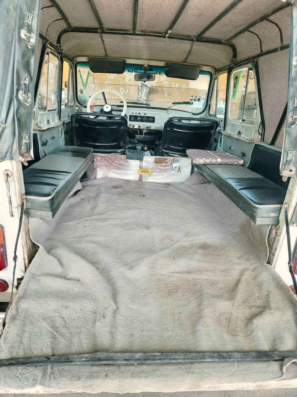 سلام عليكم واز 2000للبيع تخم تاير دسك امامي جعمقة كير محرك جدد سيارة كلهة ابلادية اي نقص مابيهة من الدعامية لدعامية ***********))  (***********)
