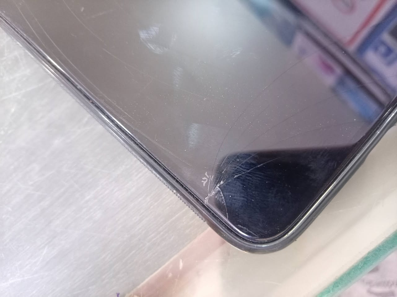 سلام عليكم تلفون للبيع ١١ برو ماكس مبدله شاشه بطاريه بي كسر صغير بل شاشه ذاكرته ٢٥٦ مكاني دوره شارع 60 سعر ٢٠٠ رقمي ***********
