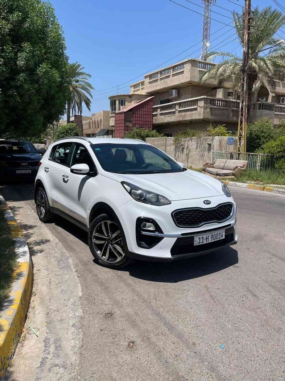 .
سلام عليكم
 سيارة سبورتج 2019 شكل 2020
خليجي مواصفات السيارة 
جلد تحكمات قيادة 
حساسات امامي خلفي  
لد نهاري 
شاشه كامره 
ماشية 136  الف كيلو
سيارة مكفوله بدون صبغ فقط تعديل بارد بين البابتين السايق ولوراه 
سيارة جاهزة بدون اي نقص تخم تاير جديد  
رقم بغداد بسمي تحويل مباشر رقم جديدتحويل ثاني يوم
 
مكاني بغداد الغزاليه
 السعر 168  وبيه مجال

***********
