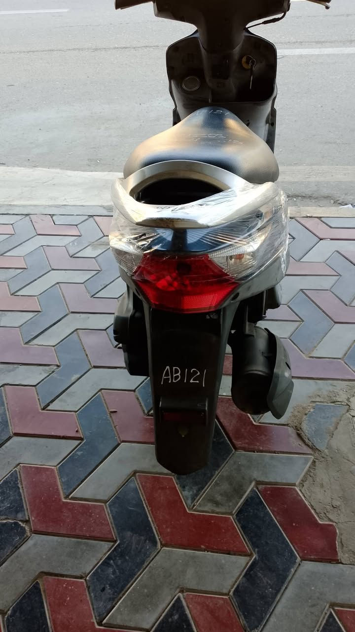 يا الله سلام عليكم دراجه كا مكو للبيع كفالة عامه شرط ريحه اليابان بيه 
كهربائيات كله شغال إشارة هورن لايت عالي وناصي ختم واحد هيه ومكينه وباقي التفاصيل اتصل وتدلل *********** نسيت المديل 😅مديل 12
