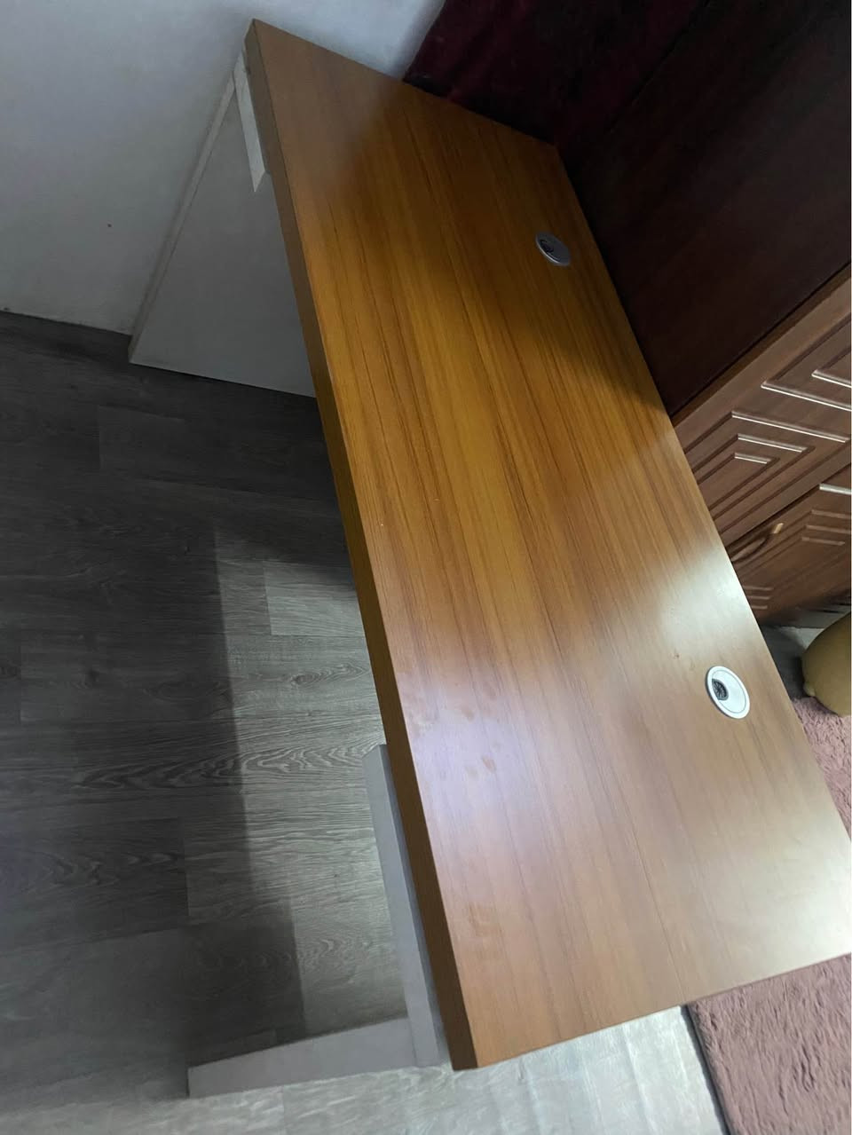 ميز مكتب خشب الوجه لون الصاج فية مجرات عدد٣ متحركة نظافة ٩٥٪؜ 
للتواصل *********** واتساب بغداد بغداد, العراق
