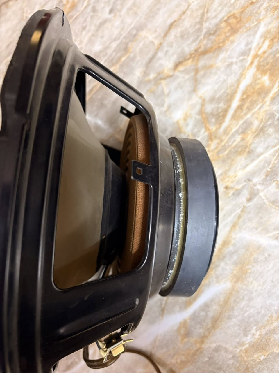 للبيع سماعه 700 واط نوع KENWOOD مستعمل قليل جدا للاستفسار واتساب ***********
