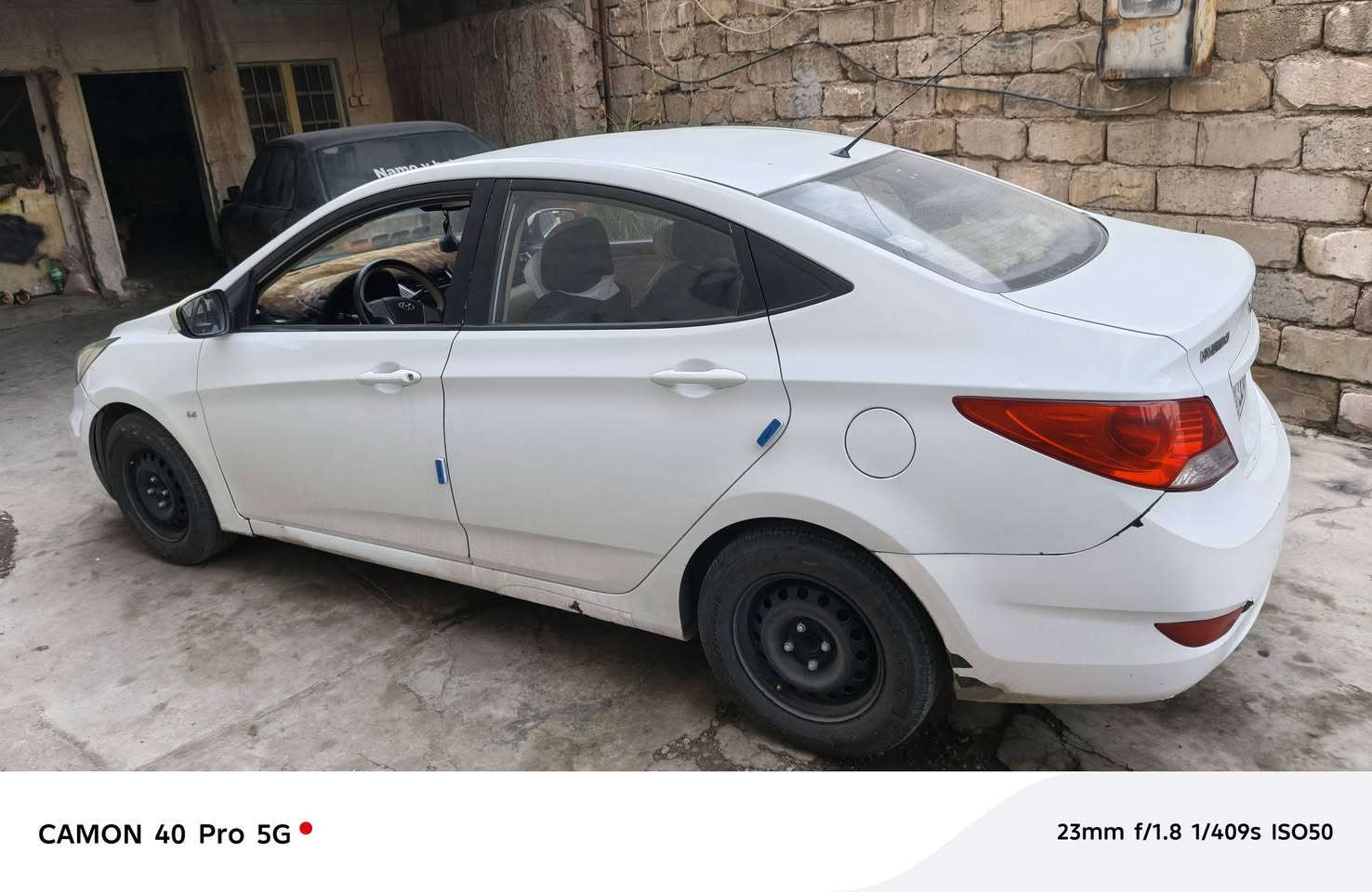 سلام و علیکم 
ئەکسنتی دەمار مۆدێل 2011 
سەنەوی تازە تا مانگی ۱ ی 2029
گێر و مەکینە بەشەرت . تەحویل و سەنەوی و دار و بەرد بەشەرت
چوار تایە تازە . تەقە و ڕەقەی نیە 
یەک دەرگار تەنها سبووغە و بێ معجون و ناو گردن 
سەقفیشی کەمێک حالوبی هەیە و شکڵشی زۆر جوانە 
ئەو سەیارەیە بێ شۆردن داگیراوە و کەمێک خۆڵی پێوەیە ئەنا زۆر جوانە شکلی . ناونیشانم لە کەرکوکە 
سعری 96 وەرەقە و کەمێک مەعمەلە . 
ژ.م ***********
ژ.م ***********
هی دەستی خۆمە و یەک چرکە و عەتەڵم تێ نەهێشتوە 
تکایە کریار نیت تەلەفوون مەکە .
