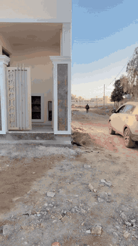 يا الله عرض اليوم مكتب ركن باريس للوساطة العقارية
بيت للبيع في سبع البور 
📐 المساحة: ٥٠ متر  
📏 الأبعاد: الوجه٦ ×النزال ٨ ونص 
📍 الموقع: ال 1000العقار () نافذة على شارع 40 مال المعرض باقي التفاصيل داخل الفيديو 

📞 للاتصال : 
*********** 
***********
***********
