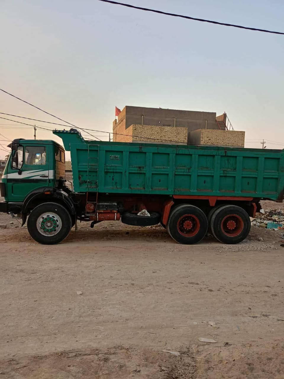 يالله 
السلام عليكم البي 75 
للبيع مكينه 28
مجموعه جيف 
كير 160سياره جديده للعمل 
تخم تاير 
*********** للاستفسار يرجى الاتصال المكان النجف قضاء المناذره 🙋
