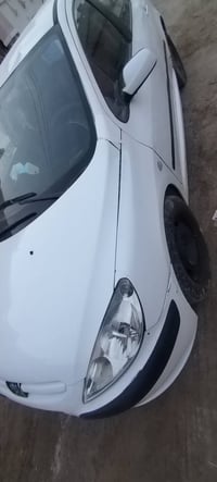 سياره بيجو 307 موديل 2005 رقم بغداد الجديد بأسمي محرك كير نظيف عارضها ...
