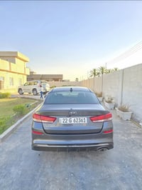 كيا اوبتما 2020 fe حادثها قطعة وحدة فقط جاملغ مبدل ومصبوغ  بدون دواخل ...
