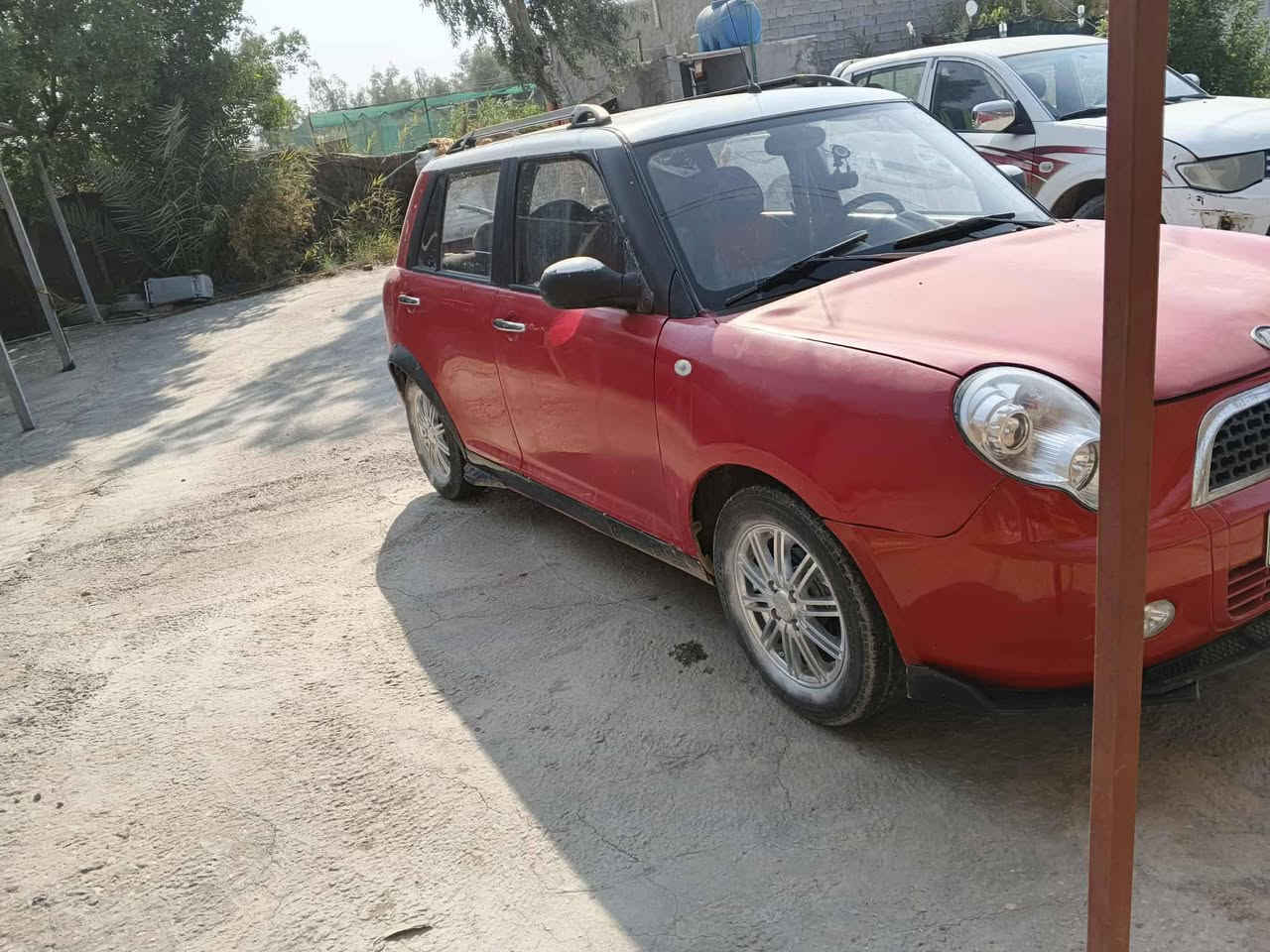 السلام عليكم بيع او مراوس  عندي ليفان 320 موديل 2013 كير عادي رقم قادسيه انكليزي مالكهه حله الولد يريد تحويل جاهزه من كولشي ضربه جاملغ جهة السايق وبيهه صبغ اثر جراد الجاملغ الثاني والبنيد بدون ضربه السياره لونين ابيض واحمر تبريد ثلج صرف قطاره كير مكينه حداديه كولهه مكفوله مكاني الديوانيه السعر 33 وبيهه مجال بصيط ***********
