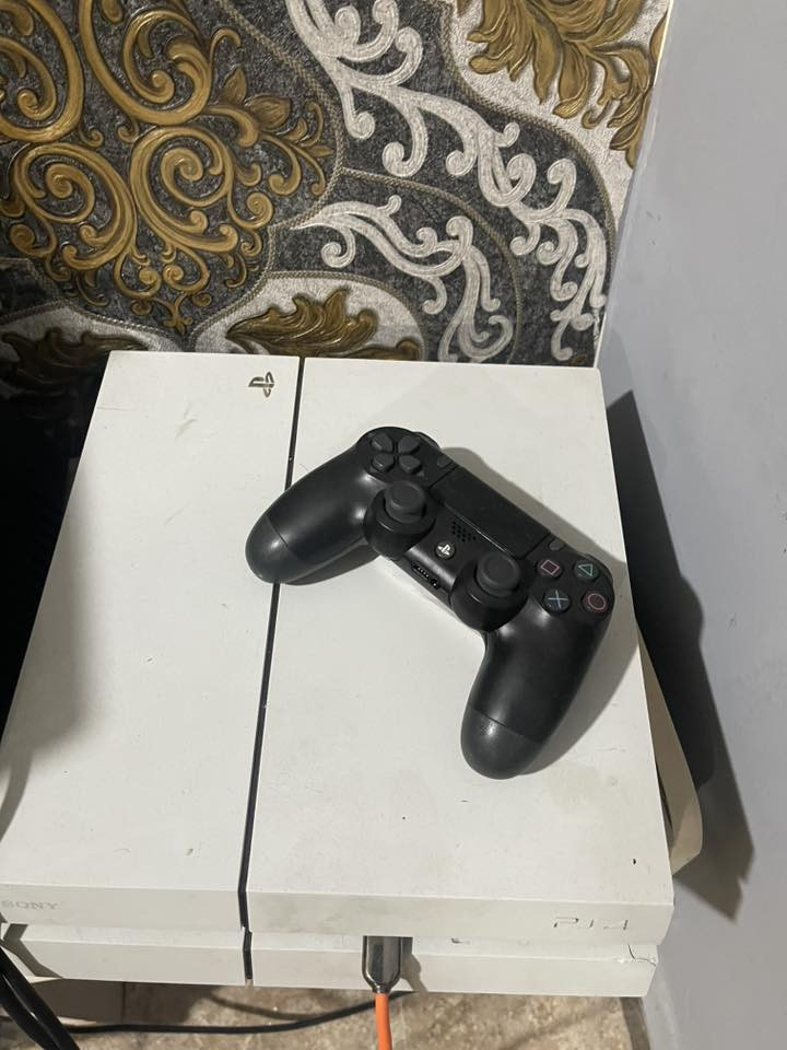 السلام عليكم بلي فور مهكر نضام ١٢ تهكير قرص السعر :٢٠٠ وبي مجال وتفاصيلة موجودة ب الصور العنوان بغداد الشعلة 
الرقم : ***********
