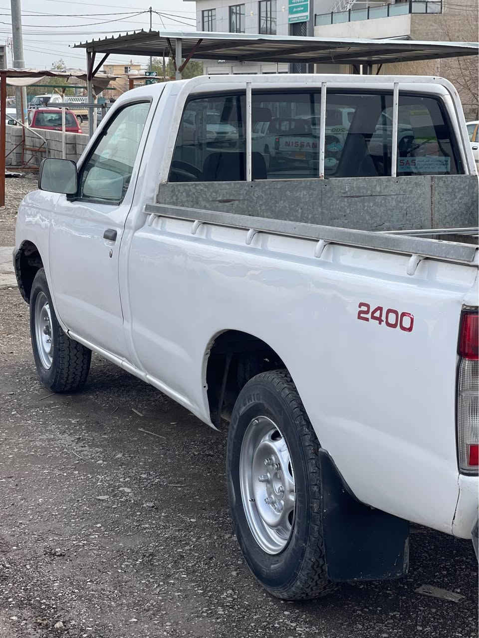 پیکاب نیسان ٢٠٠١ تەبریت
ئارمی پلاستی سلێمانی تەحیولی ئەسلی
ئارمە  خەرامەو  تەحولی  بە شەرت 
گێر و مەکینە و ئەکسل بەشەرت 
شانسی نە تەیقوە  شەنسی لار نەبوە 
٤ چوار تایە  تازەیە لە ژێرایە  
وەتس ئاپ و ڤایبەری لە سەر 
*********** السليمانية, العراق
