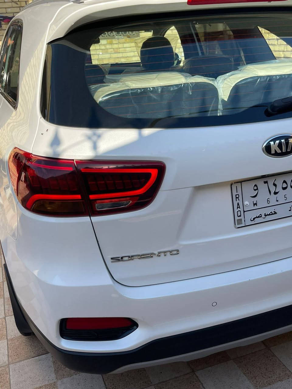 السلام عليكم كيا سارنتو لبيع موديل 18 فول موصفات عده الفتحه  السياره خليجيه مبدل بيه بس بنيد السعر 230
***********بي وتساب
***********
