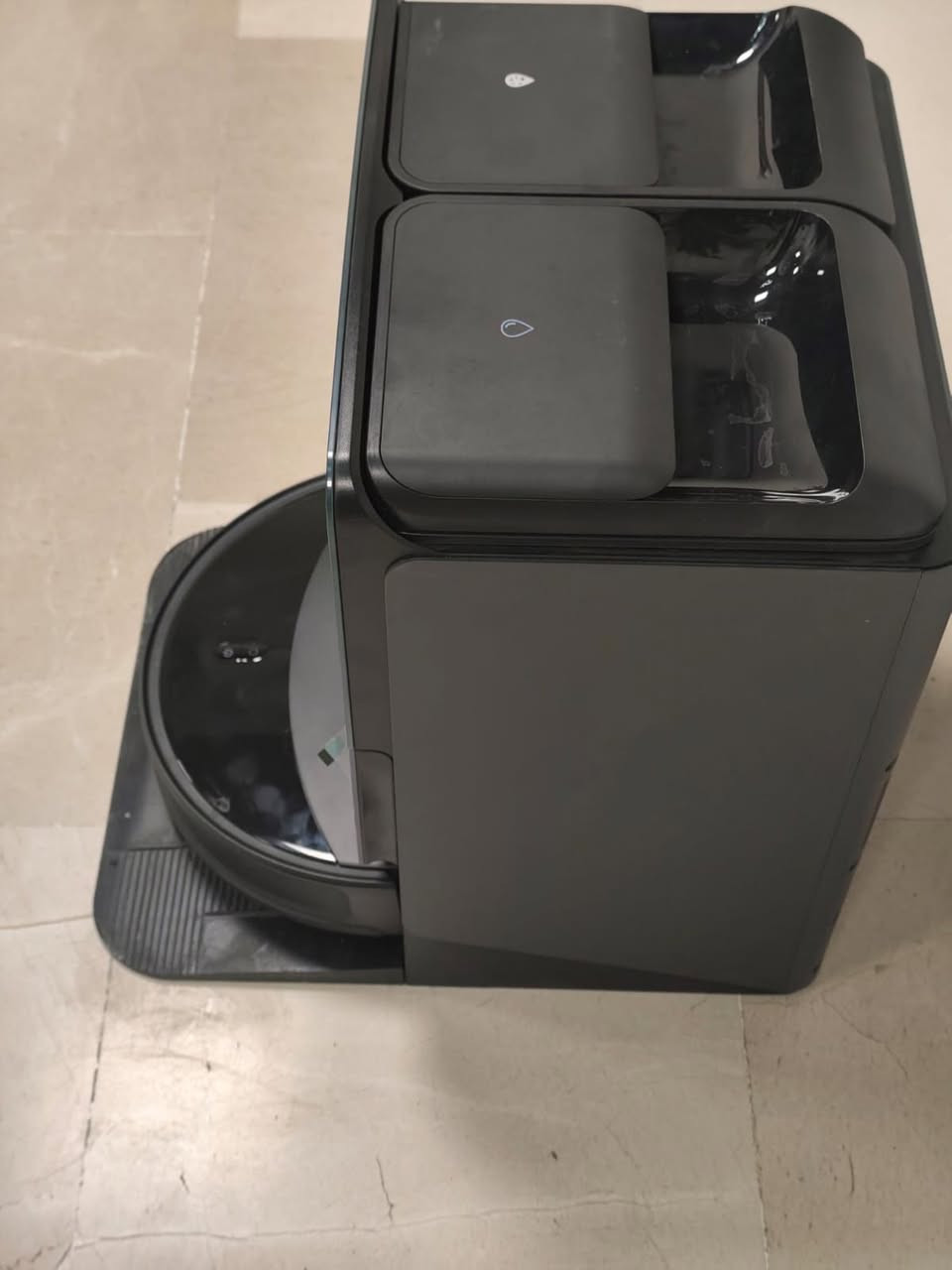 ساروس 10 R كنس مسح تفريق تلقائي وصول للزوايه كامره قوه شفط 22000 باسكال 
واتساب ***********
