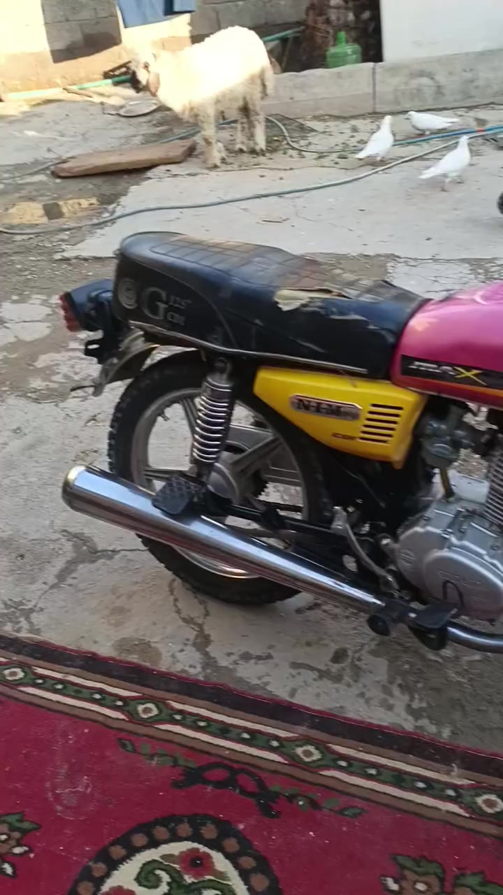 سلام عليكم دراجه سونك 4 كير بيها اوراق دراجه عوزها شي ترتيب مكينه نضيفه حيل هندر واحد تشتغل غراضها ضامهن سعرها ٣٥٠ بيها مجال قليل مكاني مدينه صدر الحميدية للستفسار ***********
