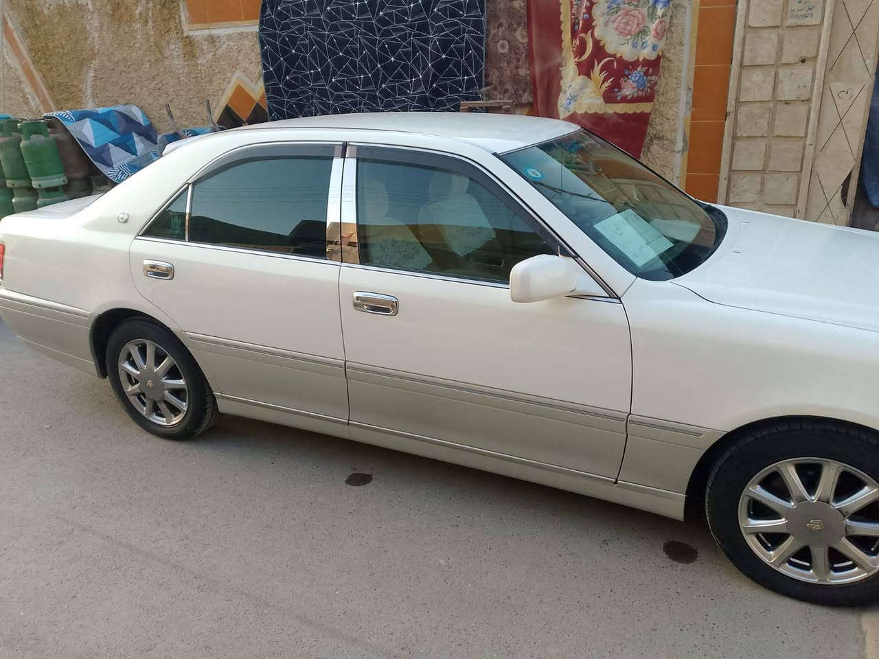 السلام عليكم سياره أدوات كراون للبيع مكفول عامه من طخه سياره ثلات دكم كر ستال  ٧٥ديفوار كبير سياره حلوه كلش لادار كاميرات أما مي خلفي رقم الهاتف  , *********** العنوان صلاح الدين قضاء دجيل
