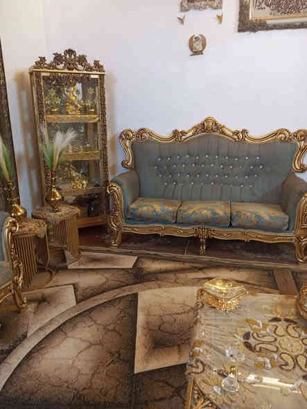 تخم زان عشر مقاعد مع سيت طبلات نظافه فول تكمه ماينشال لسعر 500بي مجال بسيط مكان مشتل شارع لمطبك مستعجل على لبيع *********** بغداد
