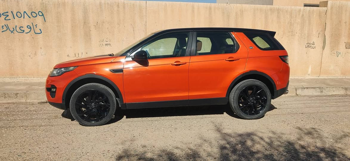 لاندروڤەر دیسکەڤەری 2015 land rovar فول فول  مواسەفات دعامی لۆ دەعامی شرت زەمان سفری شریکەی سردارە چوارپستنی توربۆ دوو سویج بیلادی هەرچی مواسەفاتە هەیتی ئاوینە شفت و  ڕادار گیر ماوس گیر لەسوکان سێ شاشە بیلادی کۆنترۆل و ئیتفۆنی شریکەی بەکار نەهاتووە سەقف ڕەش پانۆرامای شوشە  ناو جلدو قەیسی  کوشینەکانی کارەباو هیتەرو سارد و گەرم و خەزن پێش و پشت و ئاوێنەکانی ڕادارە سندوق شفت  بەسمە هەرچوار دەرگای بەسمەیە هەرچی مواسەفاتە هەیتی کامل سیرڤس شریکەیە گیر مگینه نەکراتیتەوە وەک سفری شریکە وایە یەک نەقسی بچوکیشی نیە شوختیش بەشەرتە گۆرینەوەو فرۆشتن  *********** أربيل, العراق
