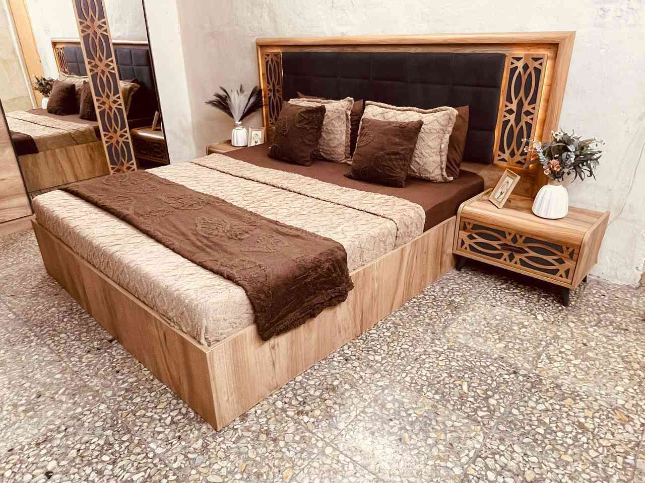 #غرفة_تركيه_للبيع_نضافه 💯 🛏️🪞
من هوم سنتر وكالة الأصلية 8⃣ قطع
سرير مخزن جديدة ولا شخط ولا زلغ 
ملائمة للعرسان غرفة حلوه تكمه ثكيله
مستعجلين على البيع سبب الأنتقال
***********
