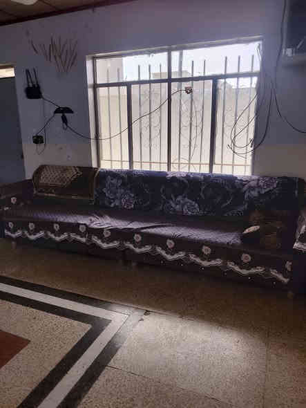 بيت للايجار في حي رجم حديد نواب ظباط ٢٠٠ متر  الاتصال ***********
/***********
