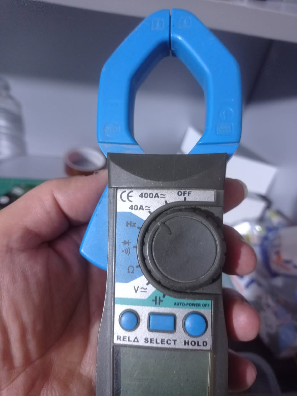 جهاز كلامب ميتر AC-DC AMP 400A نضيف شغال كامل 

يقرأ التيار AC و DC ايظا بمواصفات راقية سعره فقط 30 الف

مع خدمة التوصيل .


**إذا كنت صاحب هذا الإعلان وتريد حذفه لأي سبب، رجاءا أرسل رسالة إلى الدعم الفني**