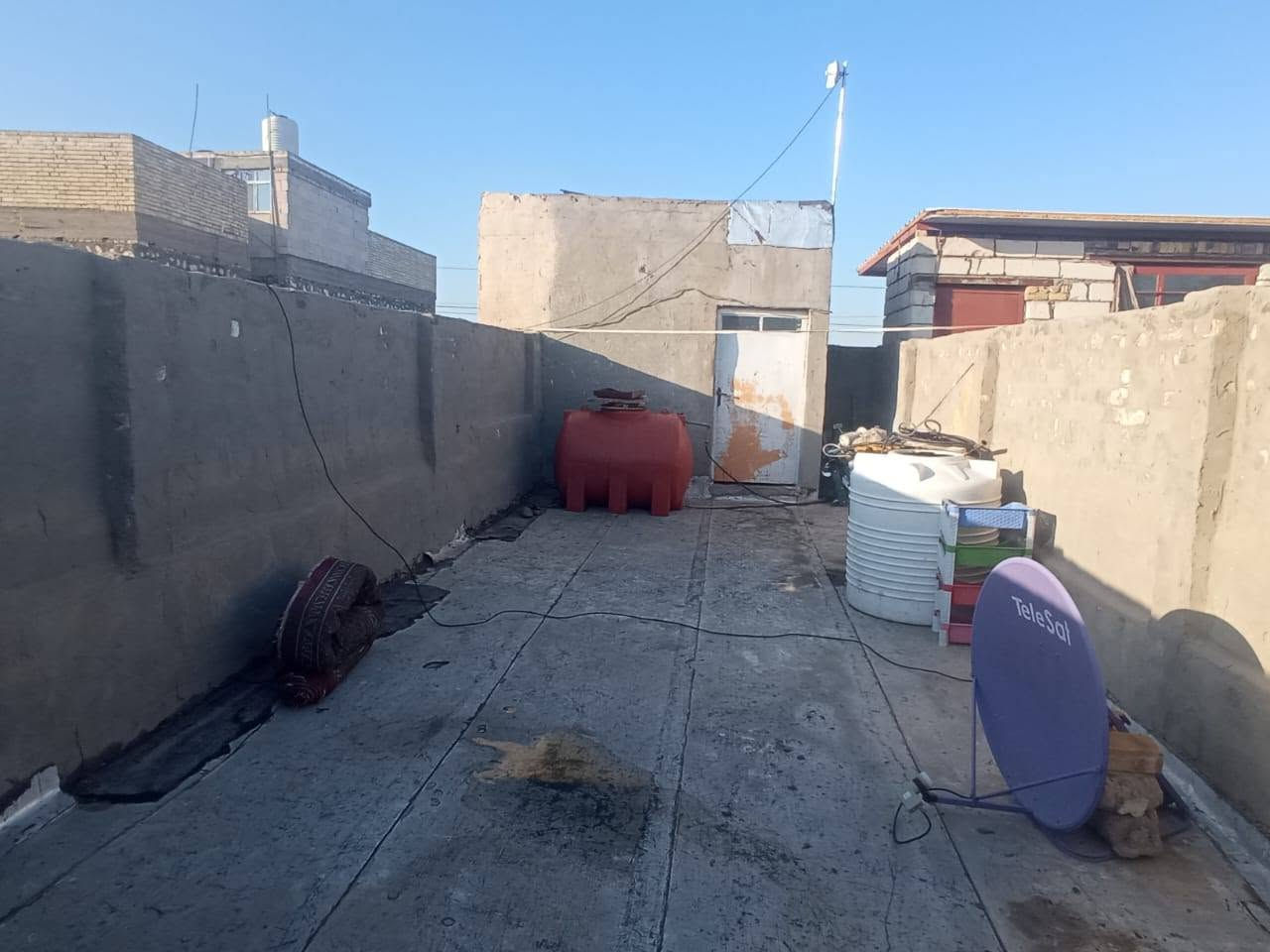 بيت موقع حي الجزائر قبل سيراميك المصطفىبظهر الشارع العام ركن مساحه 110 متر طابو زراعي بسمي ملاحضه يبعد عن النفط ٦٠ متر البيت طابو زراعي سند بسمي بناء طابق ونص طابوك مسلح عالي عن الشارع مترغرفتين نوم وصاله وكليدور ومطبخ بيع مستعجل وسعر مناسب ومنطقه راقيه رقمي ***********
