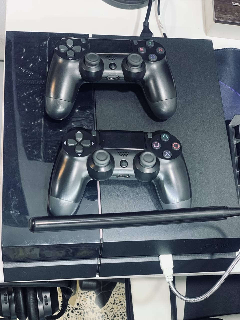 السلام عليكم بلي 4 فات للبيع ذاكره 500 جهاز مهكر نضام 12.52 نضام قرص بي أربع ألعاب مثل ماوضح بل صوره جهاز مفتوح للتنضيف قبل شهر اول مره ينفتح جوستكات 2 بس تعبانات وحده بطاريتها تعبانه والثانيه الكير تعبان مكاني البصره القبله السعر 200 حجيتلكم كلشي حته مايصير مفاشل .


**إذا كنت صاحب هذا الإعلان وتريد حذفه لأي سبب، رجاءا أرسل رسالة إلى الدعم الفني**