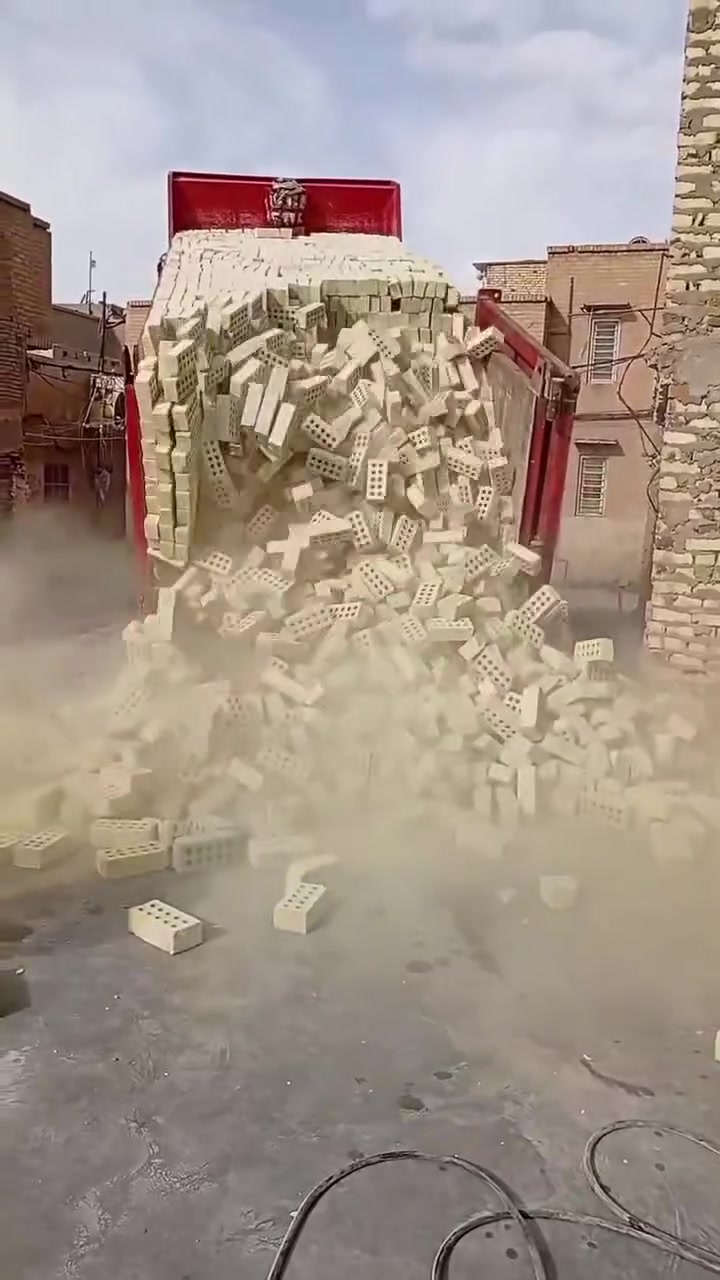 يتوفر الطابوق النهروان الجمهوري المثقب والطابوك العادي*********** ✅✅✅✅✅✅✅✅💚
﷽لأنك تستاهل جبنالك الأفضل طابوق جمهوري قليل الاملاح شرط المكلاب خاضع للفحص المختبري العدد لمضبوط امانه الله ورسول *********** يوجود واتساب
