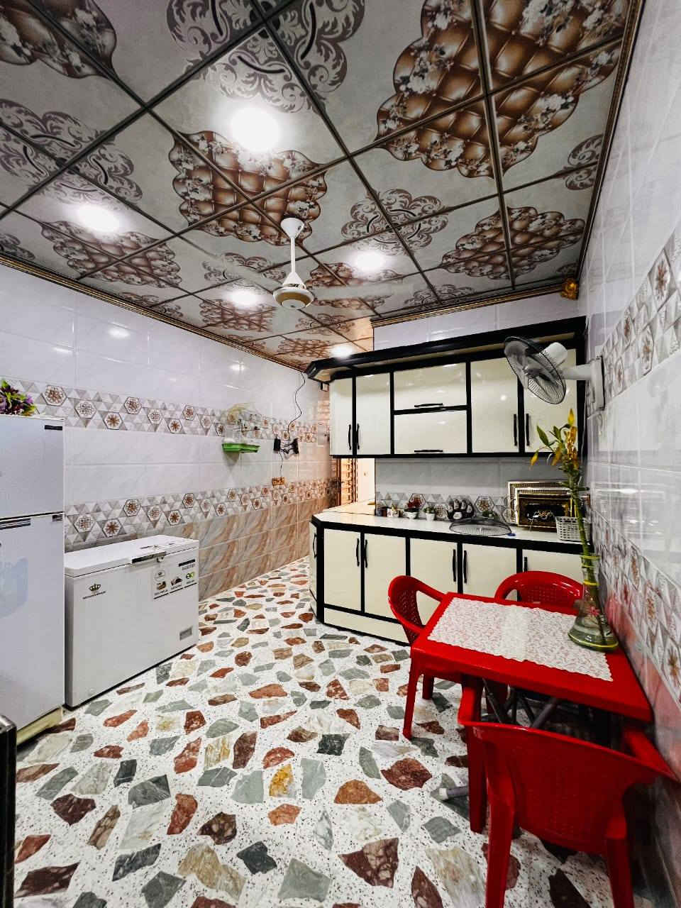 🔹 للبيع: بيت طابو زراعي 🔹
📍 الموقع: حي ميسان – قرب سكله الكرعاوي / شارع الزوّار
🏠 المساحة: 120 متر (6 × 20)
🛏️ يتكوّن من: غرفة + صالة + مطبخ + استقبال
🪑 البيع شامل الأثاث بالكامل
💰 السعر: 68 مليون دينار
❗ السعر نهائي وغير قابل للتفاوض
📞 للتواصل: ***********
