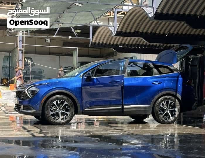 كيا سبورتج 2024 EX
للبيع كيا سبورتج موديل 2024، فئة EX، لون أزرق چويتي وارد امريكي مرقمة الرقم الجديد كتاب شهداء  و السيارة باسمي انا مستوردها ومرقمها بچمها كبس ماشية 22 الف كيلو متر حادث السيارة مرفق بالصور باب السايق و الوراه مبدلهن كوري اصلي ومصبوغات نفس اللون، مواصفات EX المعروفة بصمة وكشنات جلد كشن السايق كهربائي، تدفئة كشنات شاشة كبيرة الخ، محرك 2500 تنفس طبيعي يعني لا تيربو ولا هايبرد السيارة بحالة ممتازة بدون نقص. السعر 195 قابل للتفاوض بشي بسيط
مكان السيارة البصرة الجبيلة *********** هذا رقم صاحب السيارة متواجد واتساب واتصال.
