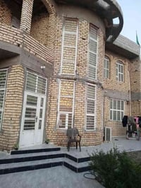 بسم الله الرحمن الرحيم دار للبيع مساحه 300م حي الحريه الاول  رقم العقا...