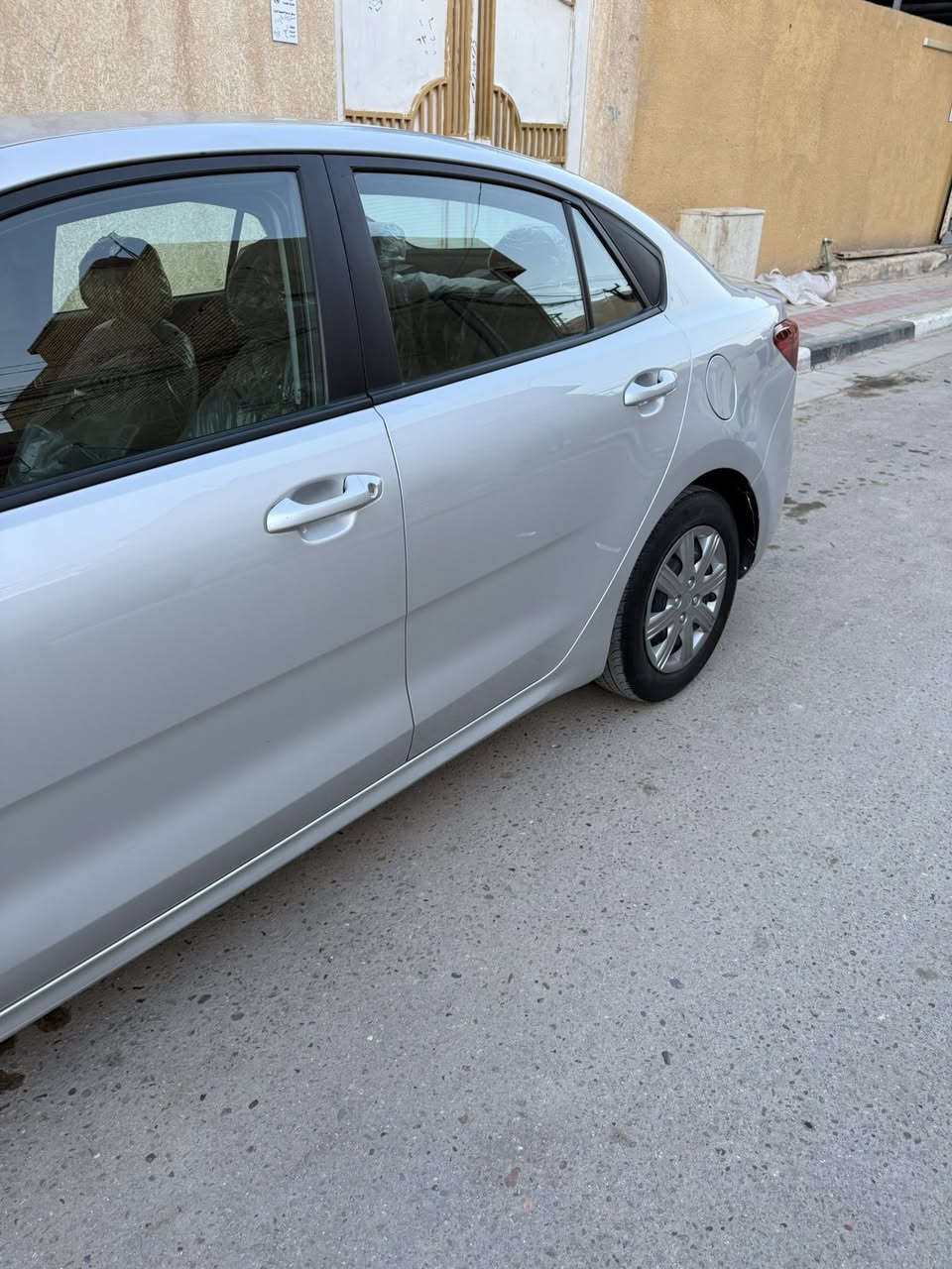 موديل 23 طالعة ب ٢٤ ضرر كدامك رقم جديد بسمي اني مالك ماشية ٥٠٠ 
مكان كربلاء 
سعر مناسب 
١٢٠ 
وبيهة مجال 
سيارة كدامك نضيفة ستخدام موضف فقط 
*********** 
متوازي
