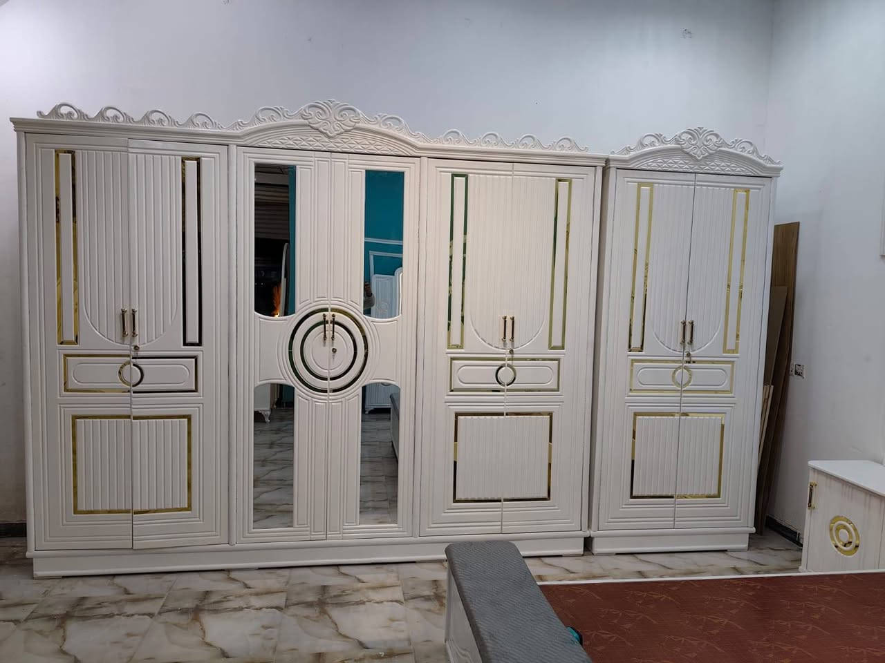 نجارة عراقية السعر  ( مليونين
الرتفاع مترين و60
العرض3و20
الزاويه متر و10
الكنتور وزاويه 4و30
الصوميه 155
الطول 200
احدث الموديلات بالاصباغ  الحديثة  وطابوريه هديه 

شد ونقل  متوفر لجميع المحافظات والسعر حسب المحافظة 
 .غرفة ٦ ابواب  داخل صاج طبيعي العنوان - ناصرية 

🔴توجد خدمة توصيل الى جميع المحافظات.  ***********
راسل واتساب بدارت ابوعلي نجار@
