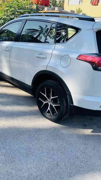 للبيع سياره نوع رف فور موديل 2018 فول مواصفات تبريد تدفئة محرك 4 سلندر 2500 رقم سليمانيه جديد بأسمي سنويه جديده شرط السياره شخط مابيه ولاصبغ 
216000كيلو متر محرك ممفتوح فور ويل
صندوق كهربائي تشغيل بصمة هواي مواصفات السعر 23000$ الأتصال على الرقم ***********
