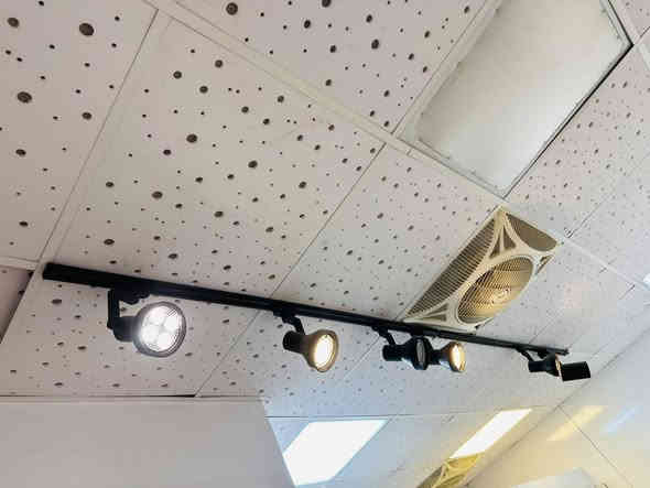 سبورت لايت ديكور ملابس 
القطعه 5 الاف السجه الكبير 5 الاف الصغير 2 الاف
***********
