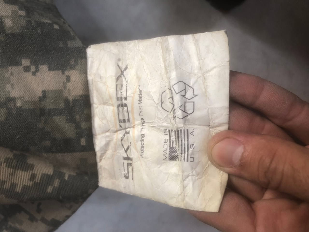(USA 🇺🇸) وعليكم السلام إخواني، متوفر هذا الوجه مال دوشك (بس الوجه بدون حشوة)، أصلي أمريكي. ترهم تخلي بيه فراش نوم أو إسفنج طبي. بالبداية تفرش قطعة الفايبر وبعدين الفراش. فد شي كلش راقي وأصلي، والسعر ١٥ ألف بس ويا التوصيل.
كل الشكر والتقدير لأدمن هاي البيج الحلوة.


**إذا كنت صاحب هذا الإعلان وتريد حذفه لأي سبب، رجاءا أرسل رسالة إلى الدعم الفني**