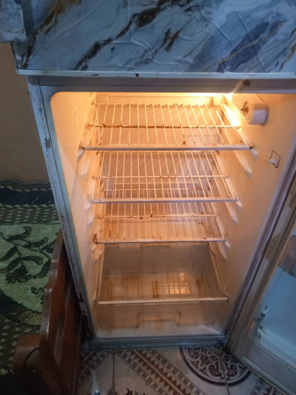 من رخصت صاحب الكروب المحترم السلام عليكم ثلاجه مستعمله للبيع شرط الفحص موطور جديد  العنوان ديالى حي العلمين السعر خاص ***********
