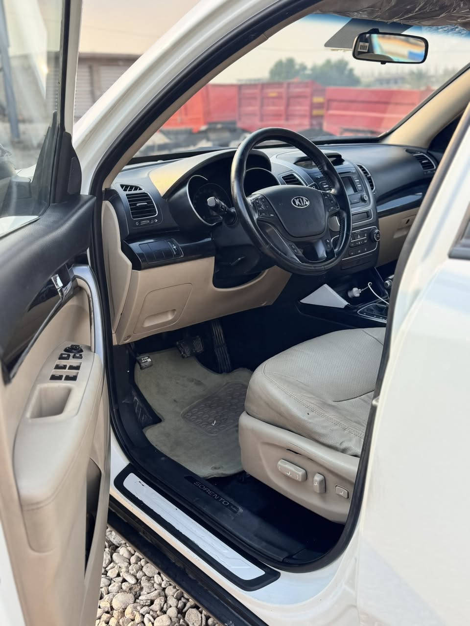 سورنتو موديل 2013 فول موصفاتV6 كفاله عامه رقم اربيل وكاله تحويل سياره ماشيه100 حقيقي جديده بمعنه الكلمه ***********مكان واسط الزبيدية
