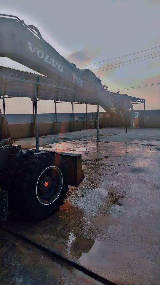 حفارة فالفو حجم وسط رقم اربيل انشائية كلها شرط بدون كسر  موديل 1998 سعرها 235 $ عنوانها سنجار
***********
*********** سنجار, نينوى
