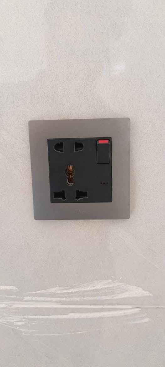 (اساس النجاح اتقان العمل)عرض خاص النقطه 3000 وبيك خير ودلل ***********
مستعدون لتأسيس الكهرباء
 بنظام السيمنز 
ونظام البوري 
(مد اسلاك الستلايت والانترنيت والكامرات)
