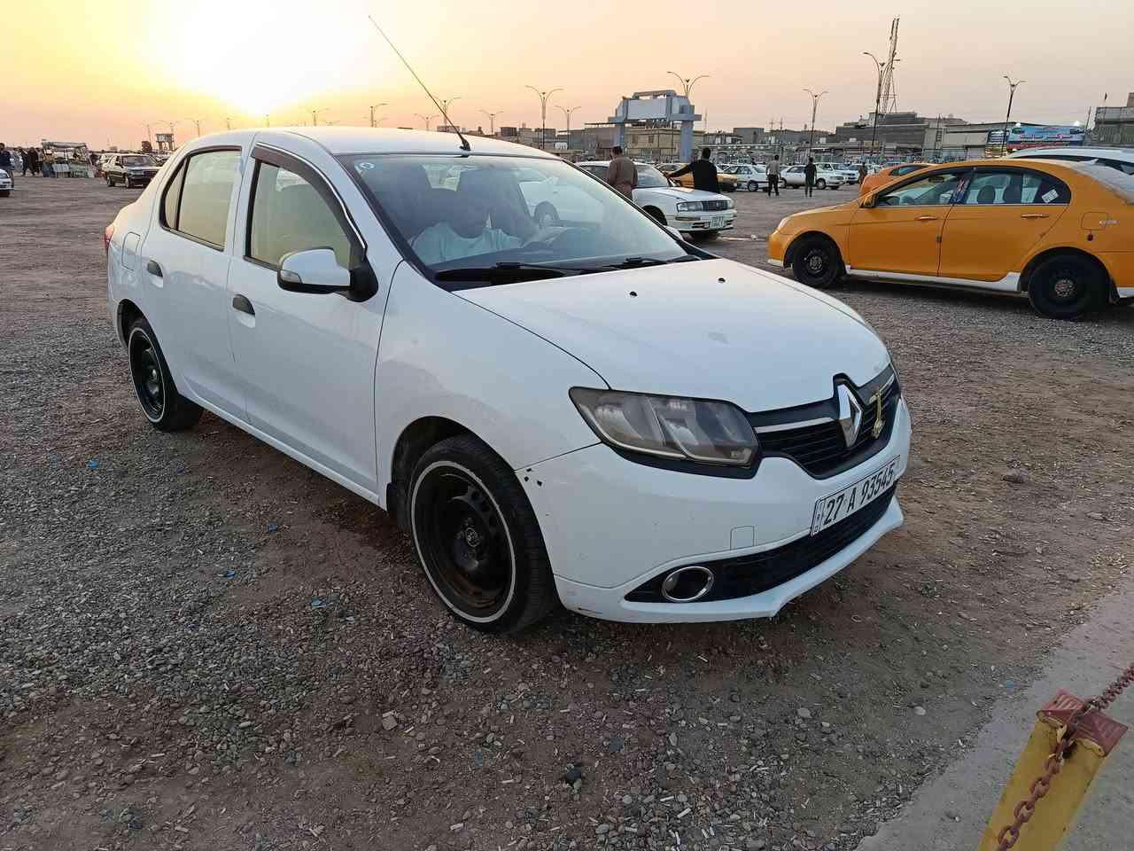 السلام عليكم اخوان للسياره رينو سمبل للبيع مديل 2016 رقم انكليزي راعيهة يريد تحويل ثاني يوم احولك السعر 70 ورقه بيها مجال المكان بصره المعقل دور الهنديه قرب بازين خانه الاندلس رقم الهاتف ***********

