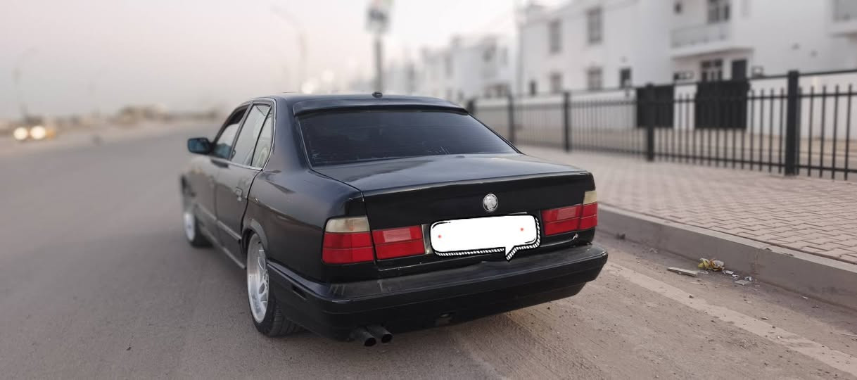 السلام عليكم بي ام اصل ٥٣٥ كير ومحرك ٥٢٥ مسكر فانوس كير اوتو ومحرك خير من الله تبريد شغال مكينه ناعمه حداديه خير من الله سنويه ل27 رقم نكليزي مداور ثاني يوم سيارة نصبه كلش حلوه تخم ويل M اصلي لايت زنون سيارة سلايت فتحه يرادلهة تبديل دواخل يرادلهة ترتيب كشنات جلد  السعر 55 وبيهة مجال للشراي مرااوس 540 فقط العنوان الديوانية غير متواجد على الفيس للاستفسار ***********
